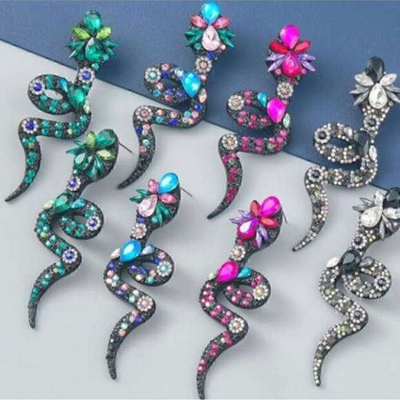 💕 Betsey Johnson colorful snake earrings 💕 - Picture 2 of 3